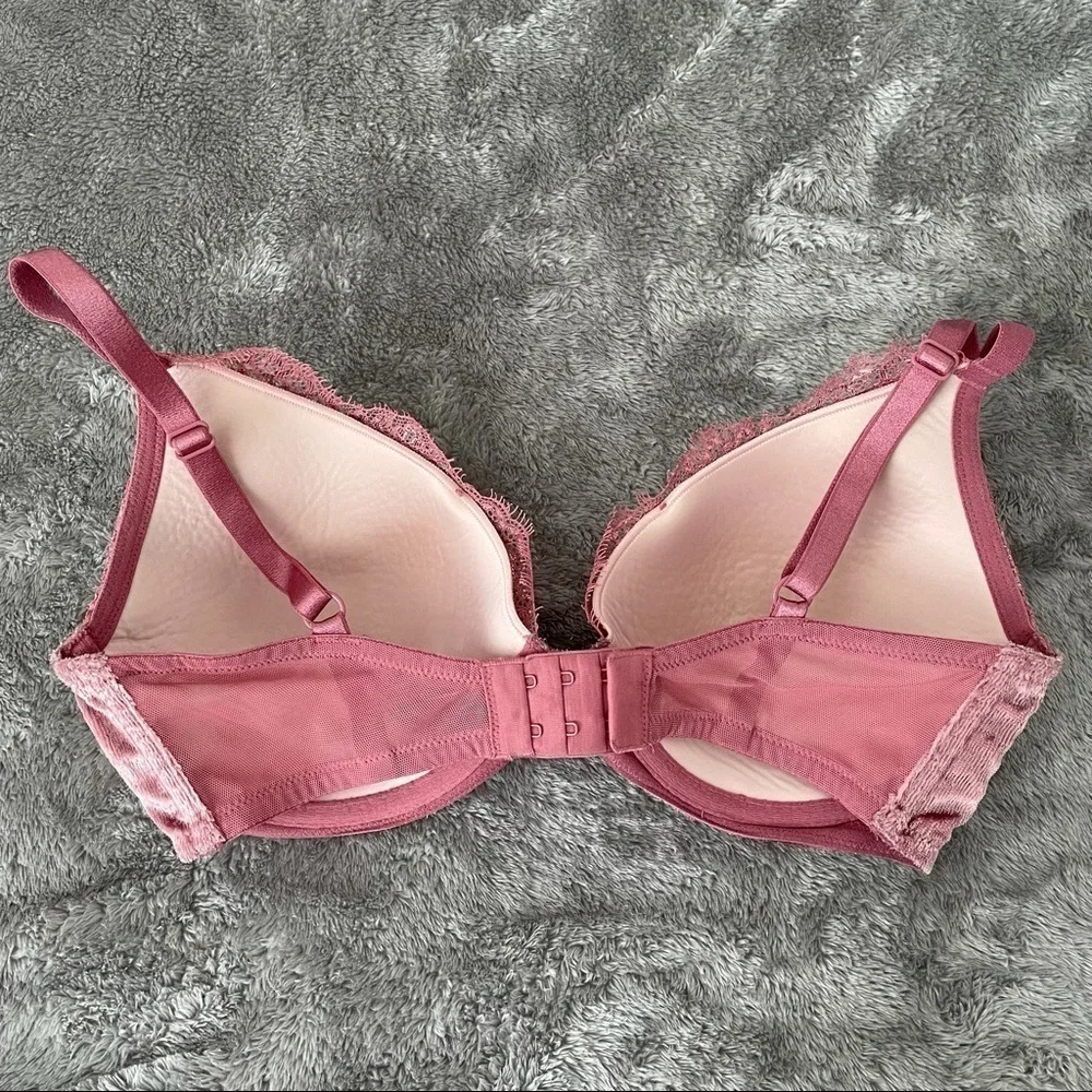 ictoria's Secret Very Sexy Pink Lace Lined Bra 32DD Shimmer Push Up Velvet